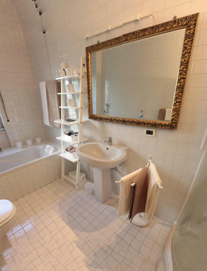 Luminous Stylish Quiet 150M2, Tre Torri Apartment Milan Luaran gambar